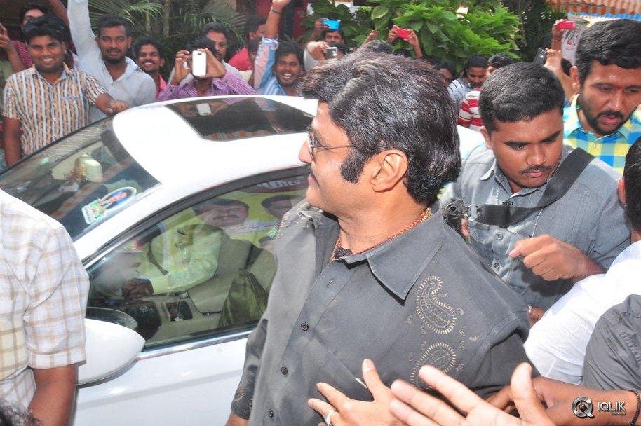 Balakrishna-at-Bramaramba-Theatre-To-Watch-Lion